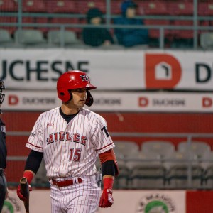 Chemise de match officielle blanche à rayures des Aigles - portée par les joueurs 2022-2025 (M)